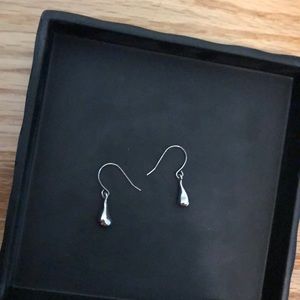 Tear drop silver earrings
